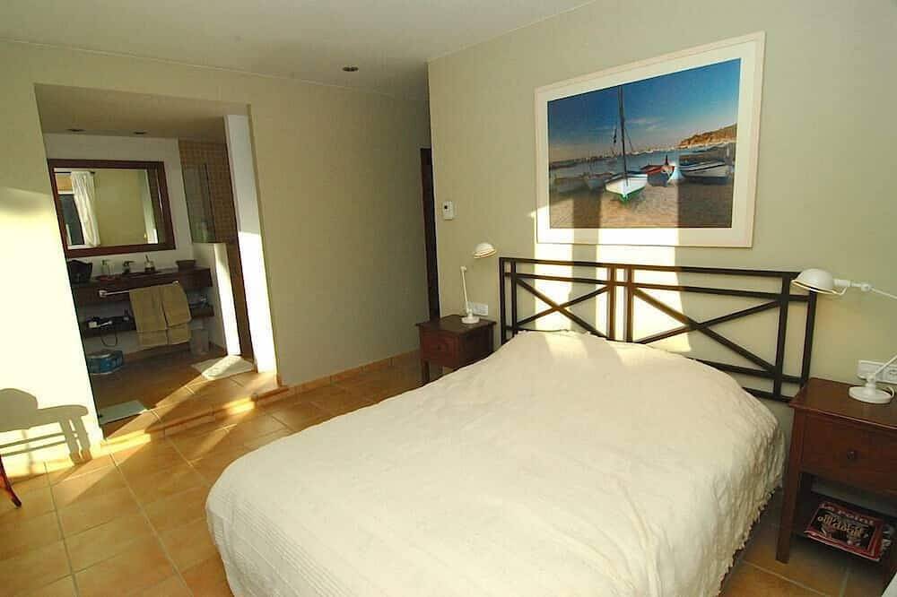 Schitterende villa nabij zee Calella de Palafrugell, tuin en zwembaden in Palafrugell, Costa Brava