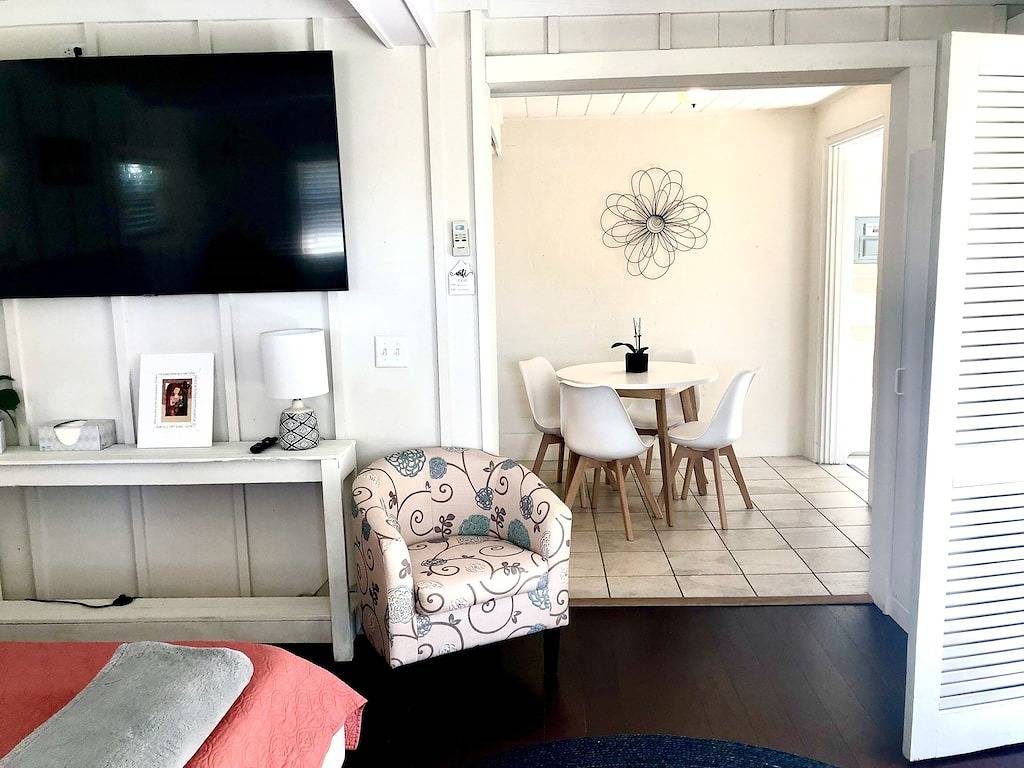 The Downtowner Cottage downtown Mt. Dora Location! Location! Location! in Mount Dora, Lake County