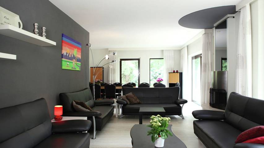 Ferienhaus für 30 Personen, mit Seeblick und Garten sowie Terrasse und Pool, mit Haustier am Veluwemeer