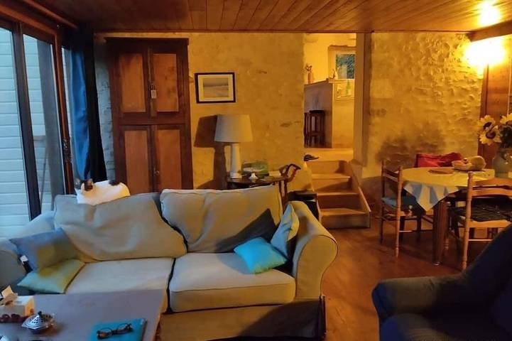 Location de vacances pour 8 personnes, avec jardin à Journiac - 2