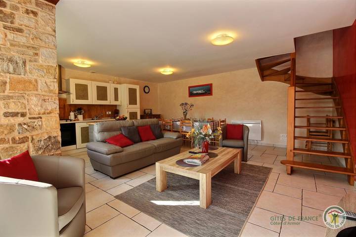 Gîte pour 5 personnes, avec Terrasse et Jardin à Plourivo - 2