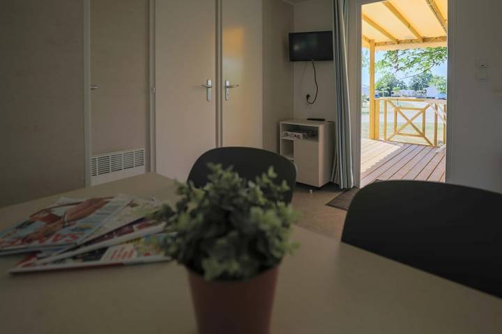 Caravane pour 4 personnes, avec balcon/terrasse et terrasse à Coëx - 2