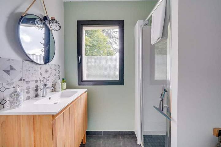 Ganze Wohnung, Le Maobi · Quiet 2-bedroom apartment with a terrace and parking, 15 minutes from Bordeaux in Tresses, Bordeaux und Umgebung