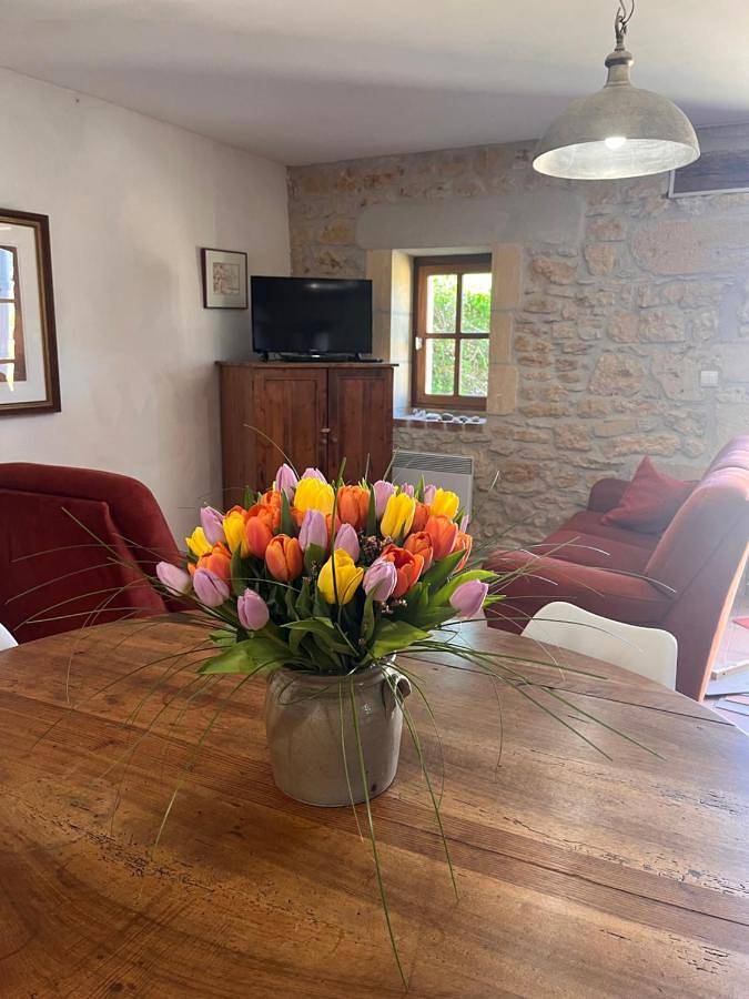 Location de vacances pour 3 personnes, avec piscine ainsi que vue et jardin à Veyrignac - 4