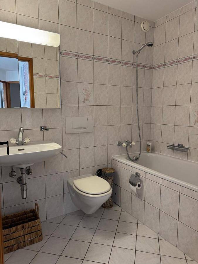 Apartamento inteiro, Elegant Geneva Stay betw Cornavin Station & Lake in Pâquis, Genebra