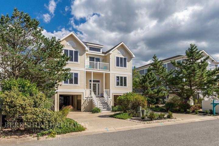 Vacation rental for 14 people, with balcony and pool in Lewes