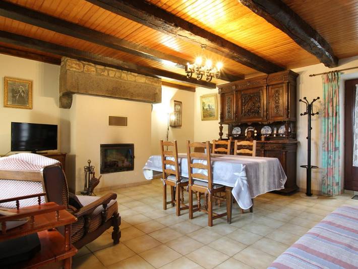 Gîte pour 4 personnes, avec jardin à Champcervon - 4