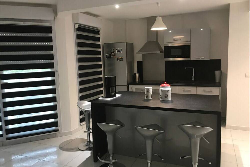 Appartement entier, Appartement avec piscine et garage à Tassin in Tassin-la-Demi-Lune, Rhône