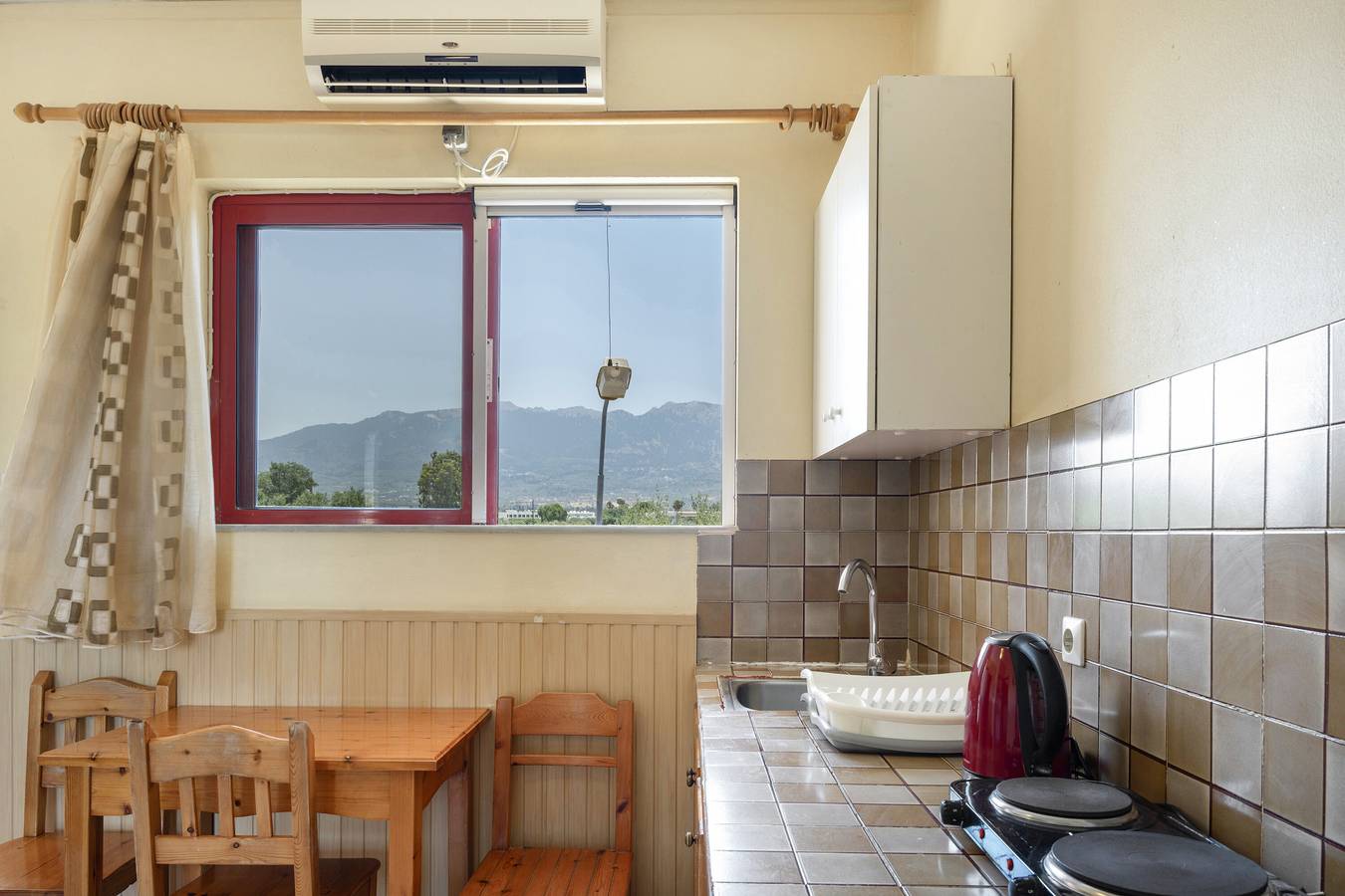 Hel lejlighed, Apartment 'Golden Sun Two-bedroom Apt 1' with Sea View, Shared Pool and Wi-Fi in Τιγκάκι, Kos