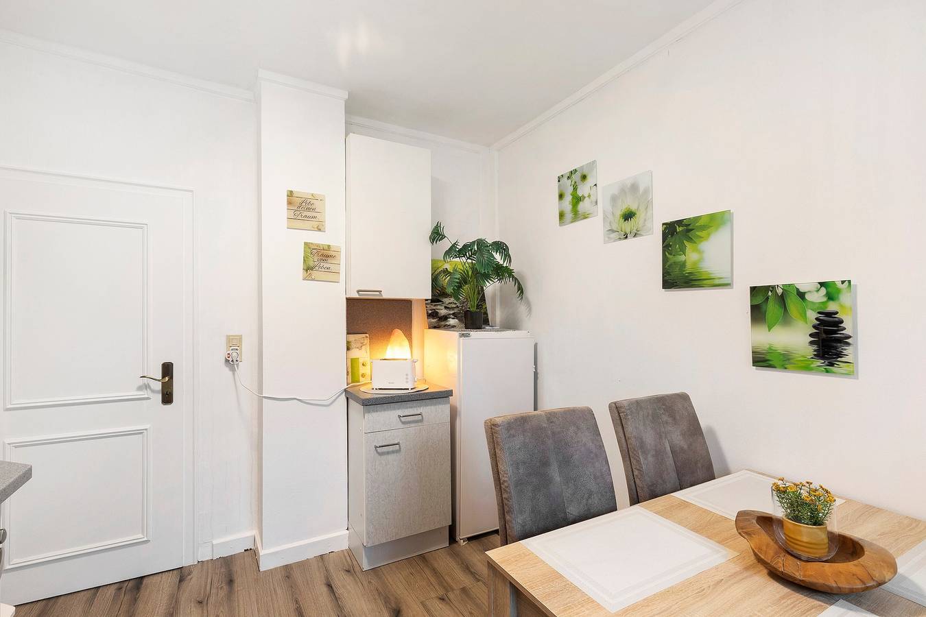 Holiday Home 'Pension Seeblick' with Lake View, Private Garden and Wi-Fi in Holzappel, Lahn-Taunus
