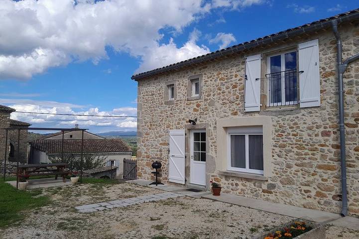 Gîte pour 4 personnes, animaux acceptés à Saint-Sauveur-de-Cruzières