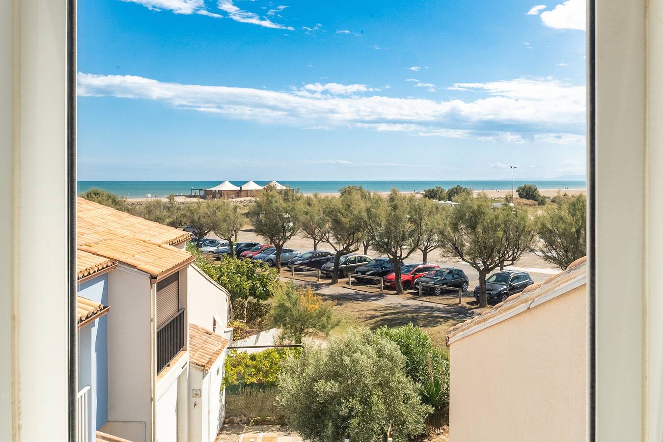 Entire apartment, Apartment 'Les Balcons De La Méditerranée' with Sea View and Balcony in Narbonne Plage, Narbonne