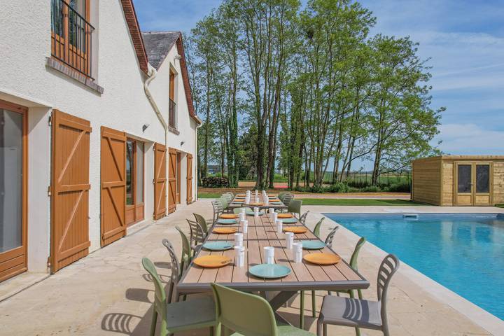 Villa pour 30 personnes, avec piscine ainsi que jardin et terrasse en Bourgogne - 2