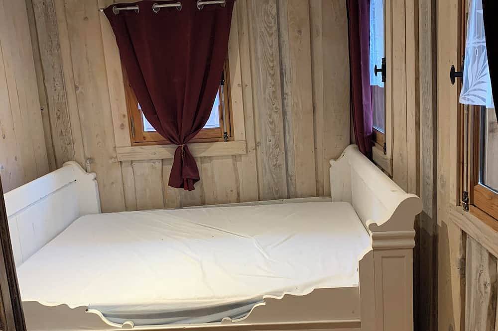 Accommodation in a former paper mill in Saint-Martin-des-Olmes, Parque Natural Regional Livradois-Forez