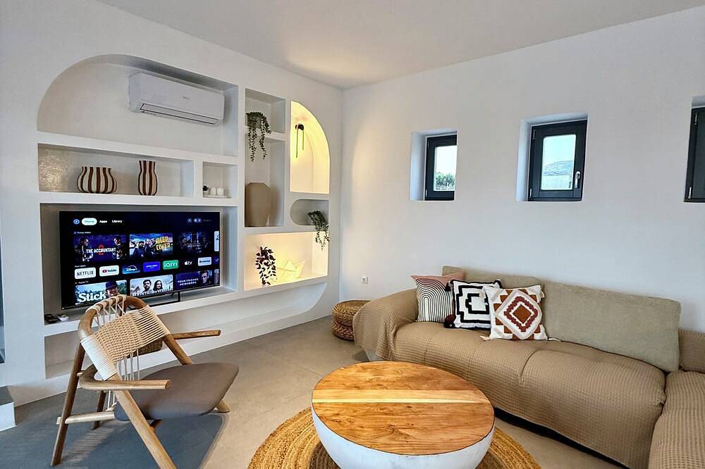 Faragas Hill Euphoria Villa in Aliki, Paros