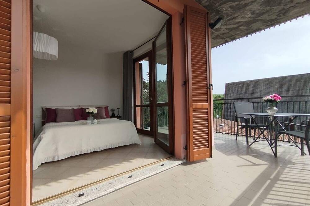 Apartamento entero, Penthouse La Balconata - Luxury Retreat with Castle View, Wellness & Shopping in Salsomaggiore Terme, Provincia de Parma