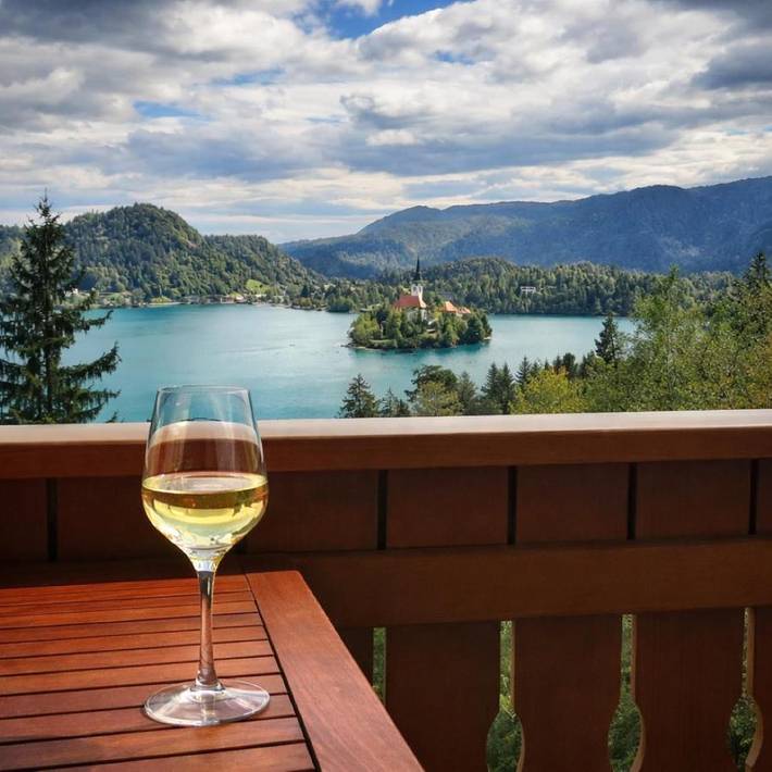 Vakantiewoning voor 6 personen, with tuin and uitzicht op het meer as well as uitzicht in Bled