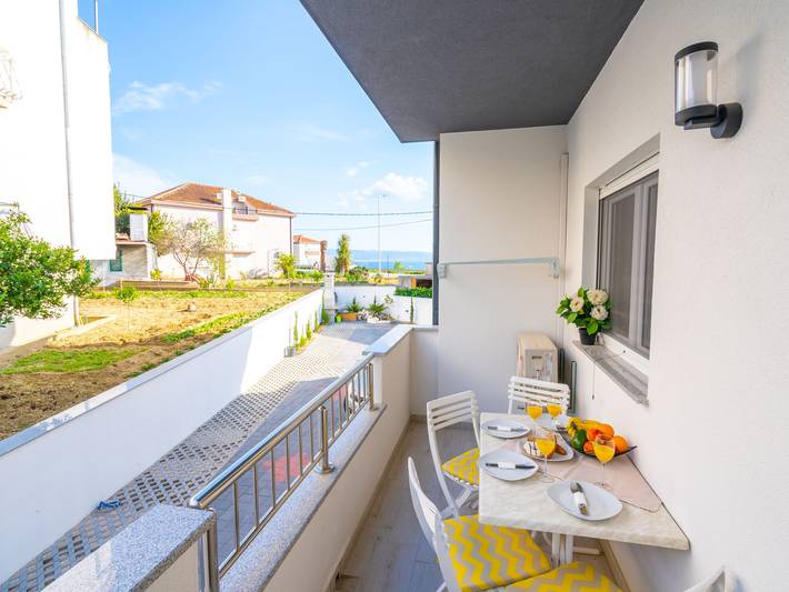 Ferienwohnung für 3 Personen, mit Balkon in Podstrana