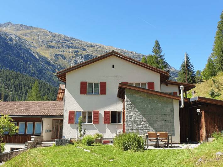 Ferienwohnung für 14 Personen, mit Terrasse und Garten in Avers