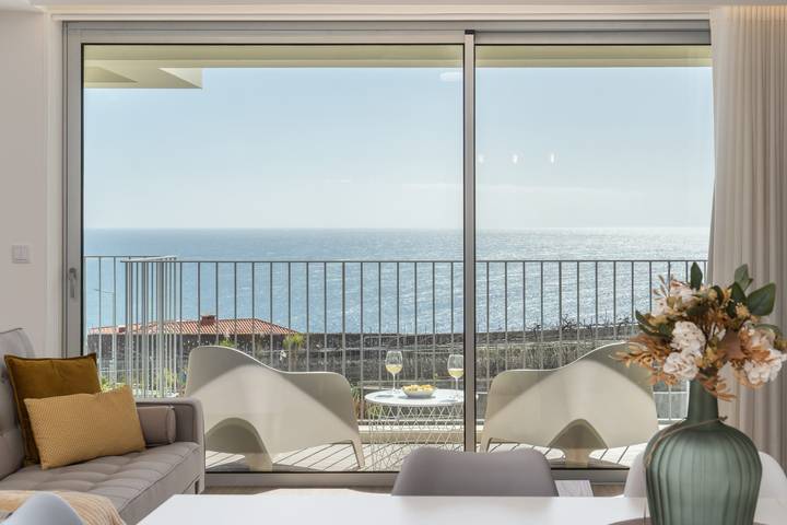Gîte pour 7 personnes, avec piscine et balcon, adapté aux familles à Câmara de Lobos - 4