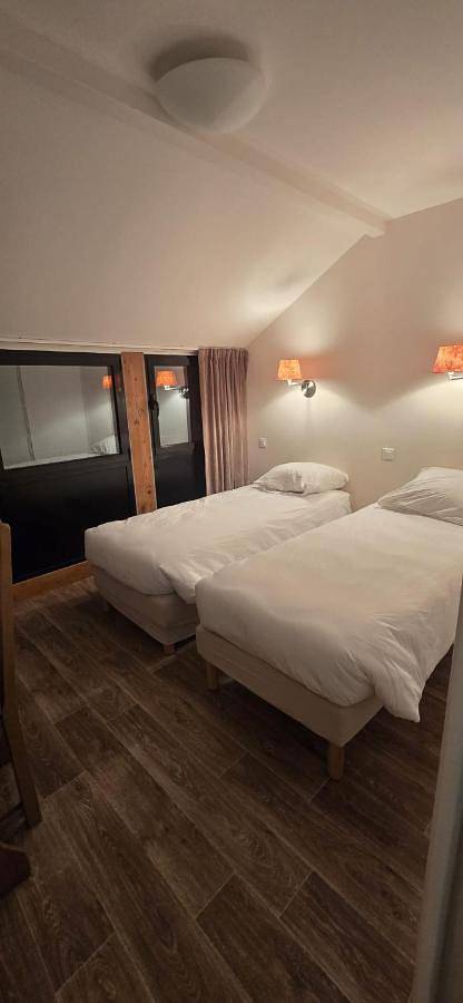 Hôtel pour 14 personnes, avec Vue dans Charix