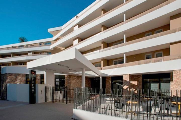 Appart’hôtel pour 2 personnes, avec sauna et piscine ainsi que bassin pour enfant et terrasse, animaux acceptés