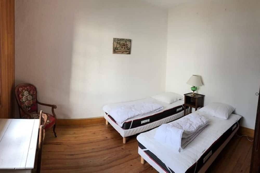 Superbe villa basque. Accès direct à la mer. 7 chambres dont 4 doubles. 12/13 p in Ronce-les-Bains, Côte de Beauté