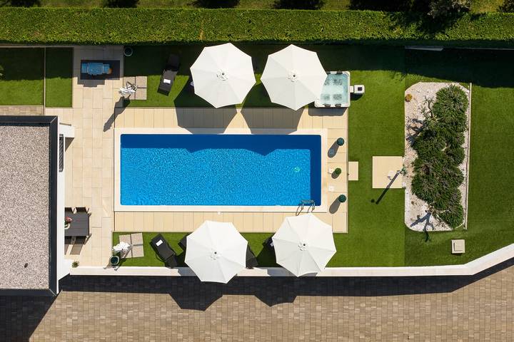 Villa mit pool für 8 Personen, mit Pool und Garten in Poreč - 2
