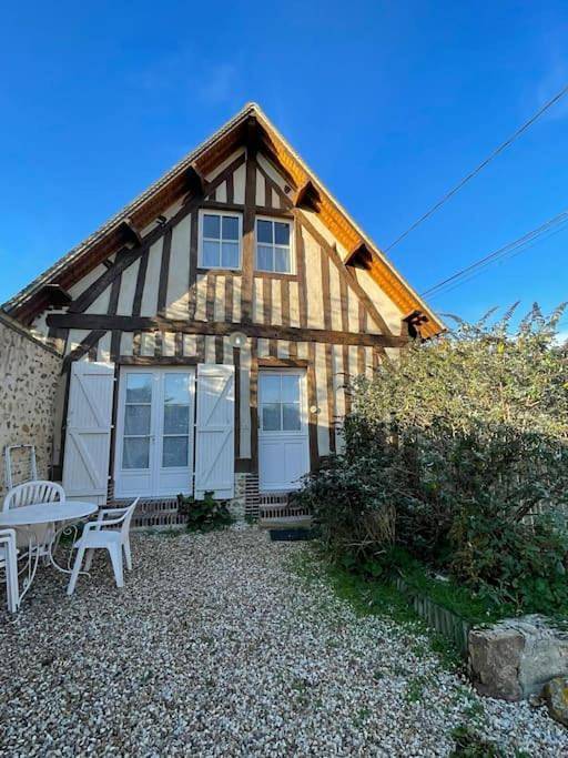 Location de vacances pour 5 personnes, avec jardin, animaux acceptés à Rueil-la-Gadelière