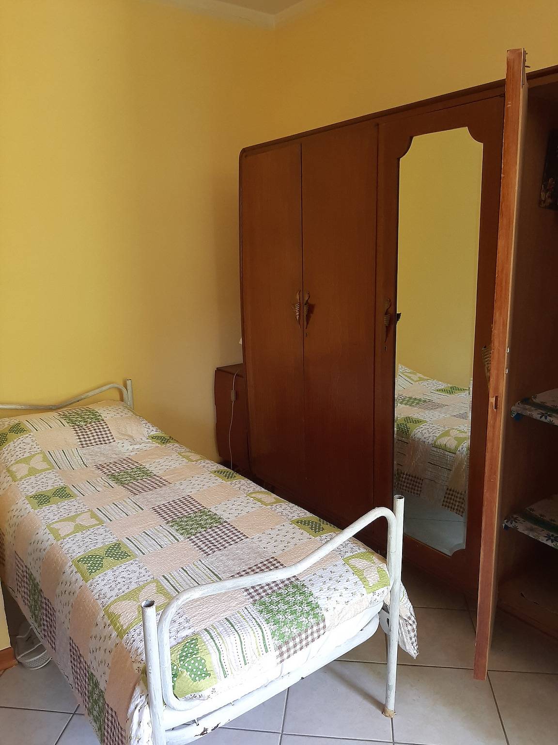 Pension 'Sorgiva' mit Seeblick, Gemeinschaftsgarten und Wi-Fi in Casale Corte Cerro, Casale Corte Cerro Gemeinde