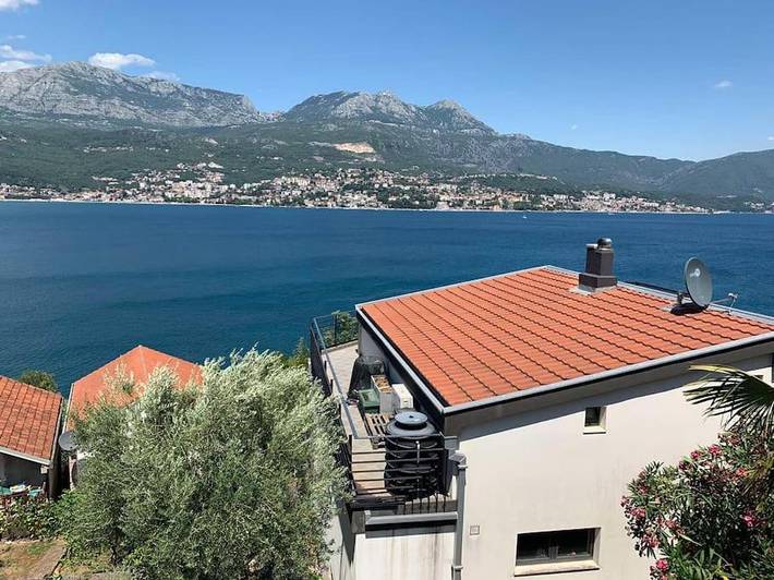 Villa voor 9 personen, met whirlpool en zwembad in Montenegro