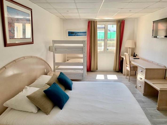 Hôtel pour 2 personnes, avec piscine dans Gare De Saint Raphael Valescure - 4