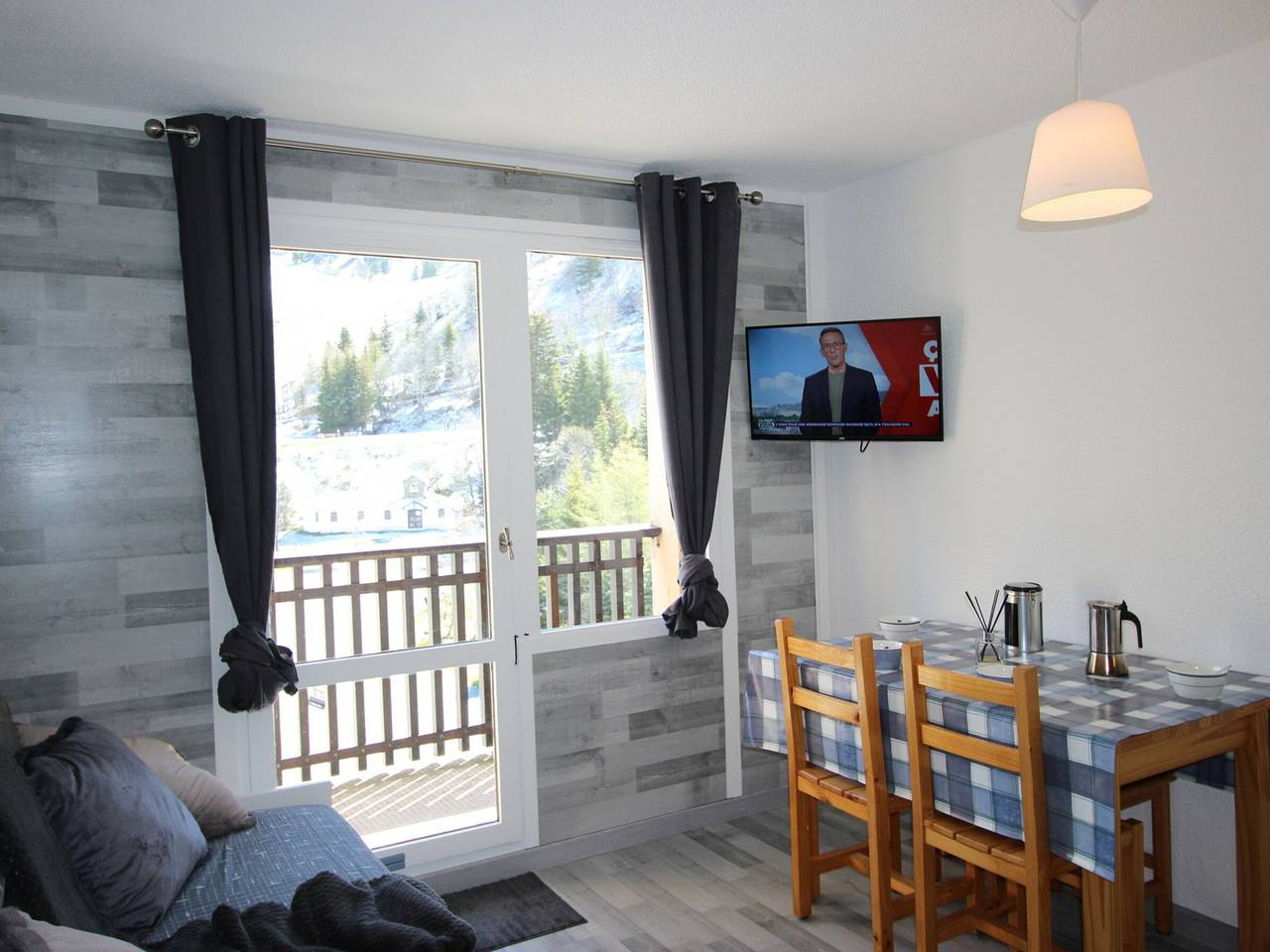 Studio entier, Studio rénové à Chamrousse, balcon, proche pistes in Chamrousse, Parc national des Écrins