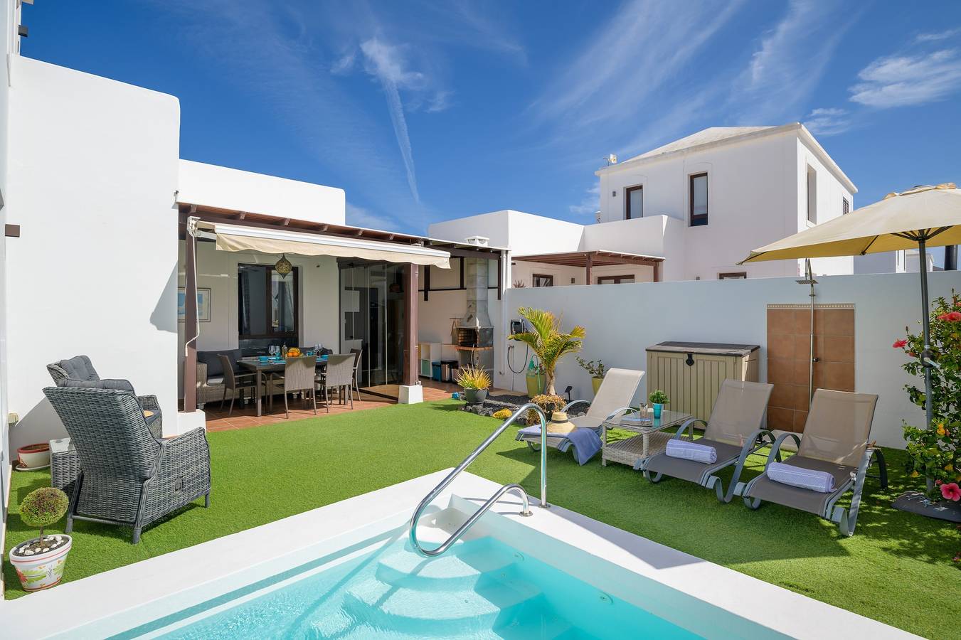 Vacation Home 'Villa Petruca' with Mountain View, Private Pool, and Wi-Fi in Playa Blanca, Yaiza