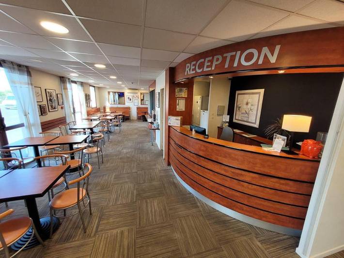 Hôtel pour 2 personnes, avec terrasse à Brens - 2