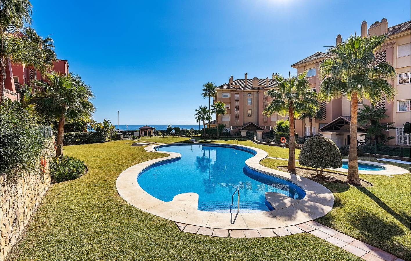 Entire holiday apartment, Sea View Apartment with Parking, Pool & Terrace in Torrox Costa, Torrox