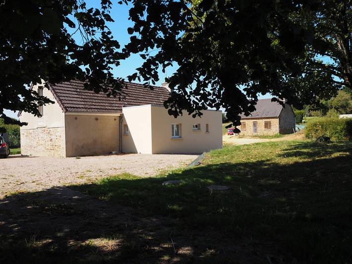 Gîte pour 6 personnes, avec terrasse et jardin