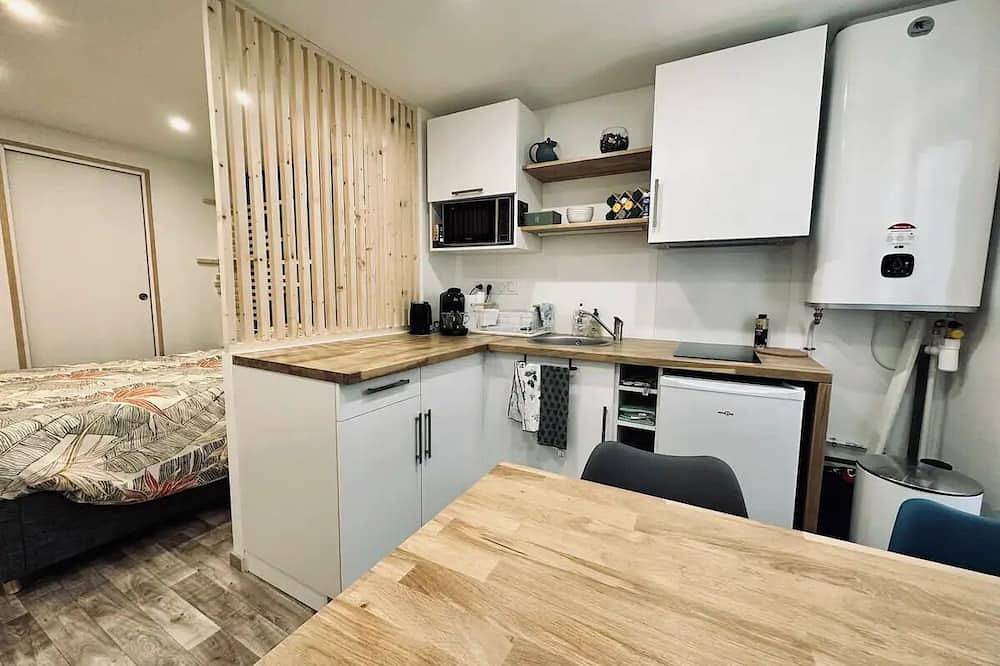 Entire apartment, Charming studio in the city center in Allevard, Isère