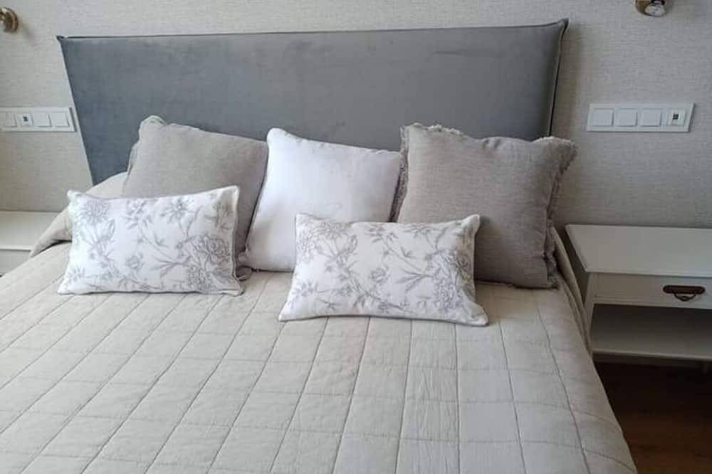 Entire apartment, Apartamento Nuevo en Ferrol, con Vistas y Garaje in Ferrol, Galician Coast
