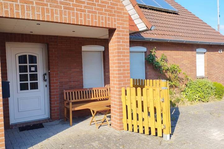 Ferienwohnung für 5 Personen, mit Garten in Buttforde