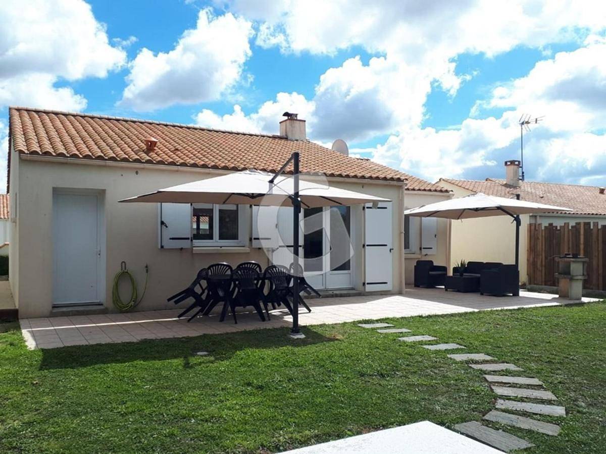Holiday Home (4 Adults) in Saint-Hilaire-la-Forêt, Vendée