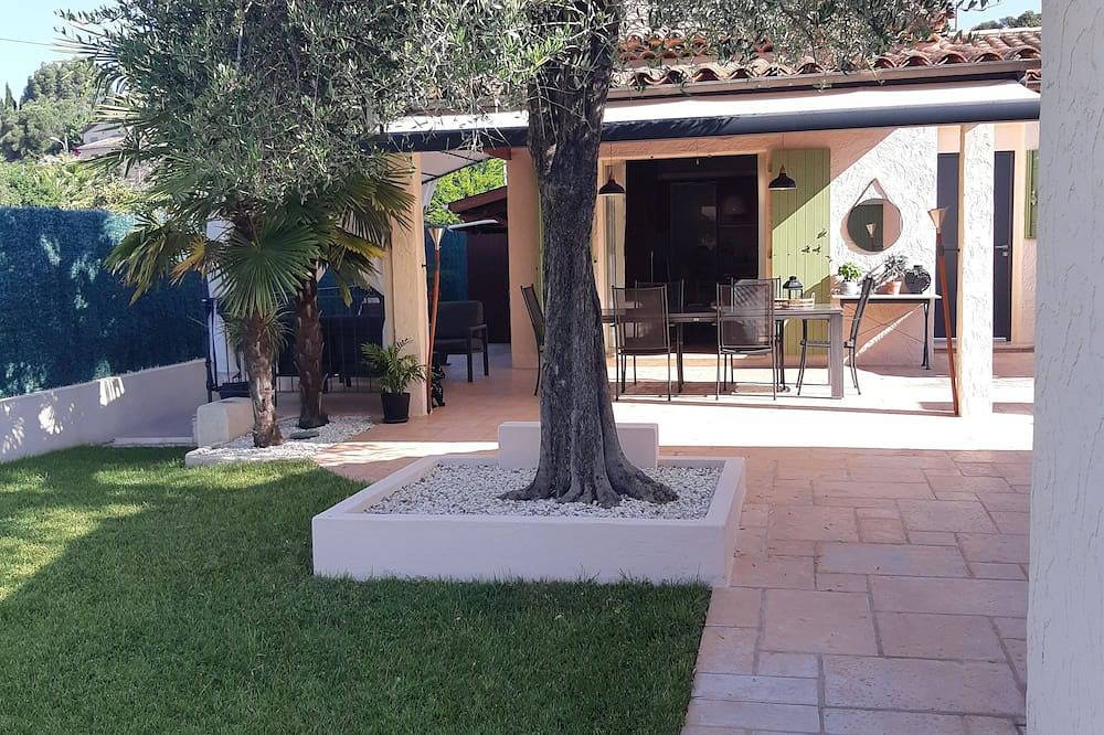 House with swimming pool in a village between Cannes and Grasse on the mimosa road in Pégomas, Cannes und Umgebung