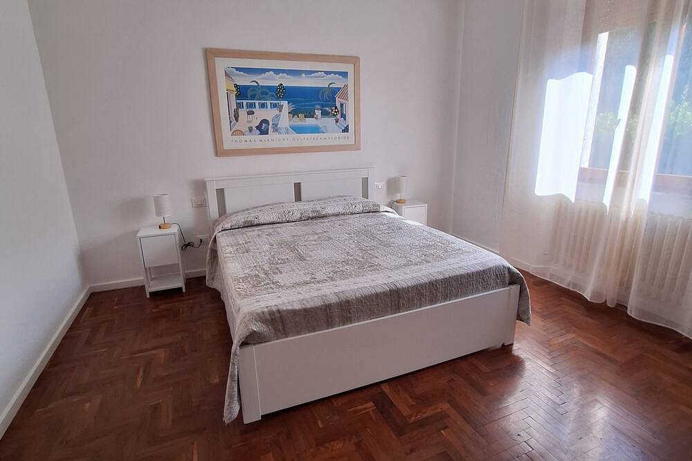 Villa Rita al Mare - 6 minute walk to the beach - large private garden in Follonica, Etruskische Küste