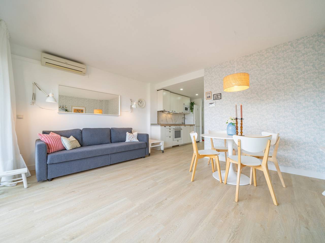 Entire apartment, Seaside apartment with pool, Wi-Fi, and air conditioning in Malgrat de Mar, Costa del Maresme