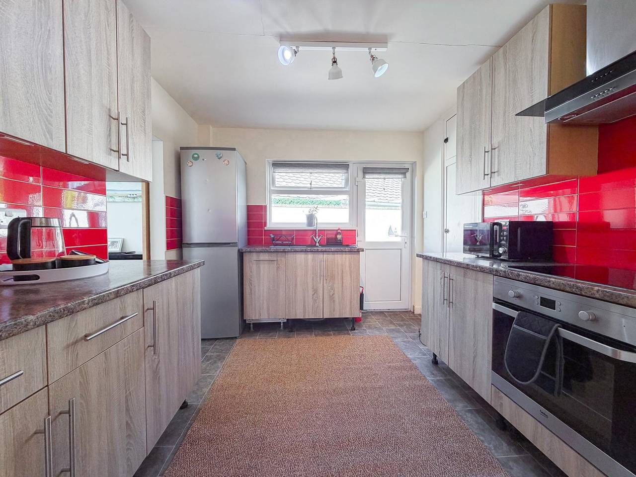 Indigo Blue - 2 Bedroom Holiday Home - Manorbier in Manorbier, Pembrokeshire