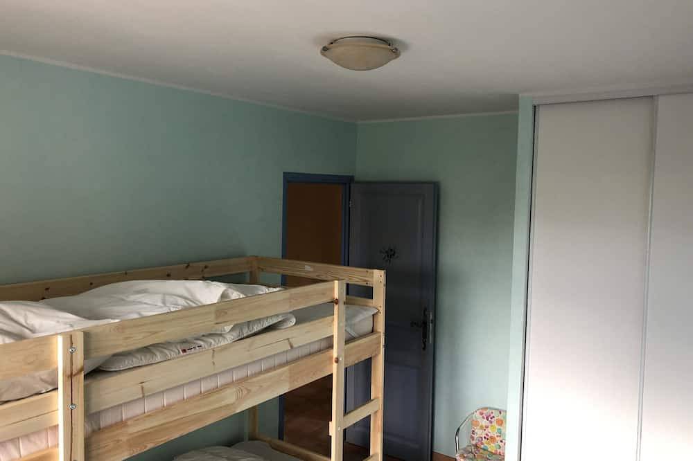 Maison de vacances indépendante dans un endroit calme et éventuellement location de moto in Puimoisson, Parc naturel régional du Verdon
