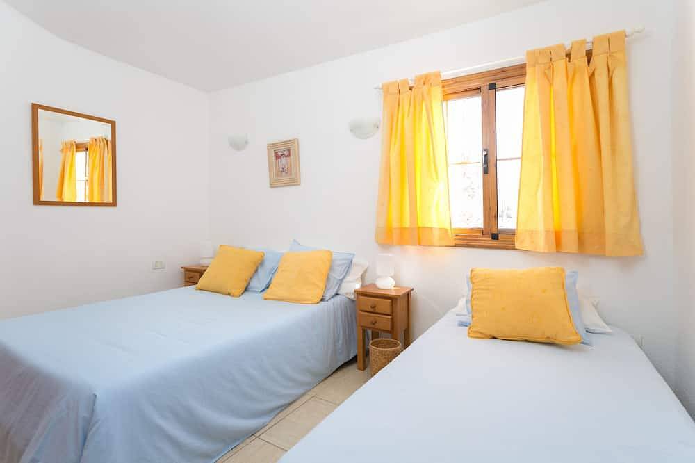 Luxury Sunny Holiday Home With Breathtaking Views And Heated Private Pool in Las Adelfas, Amarilla Golf