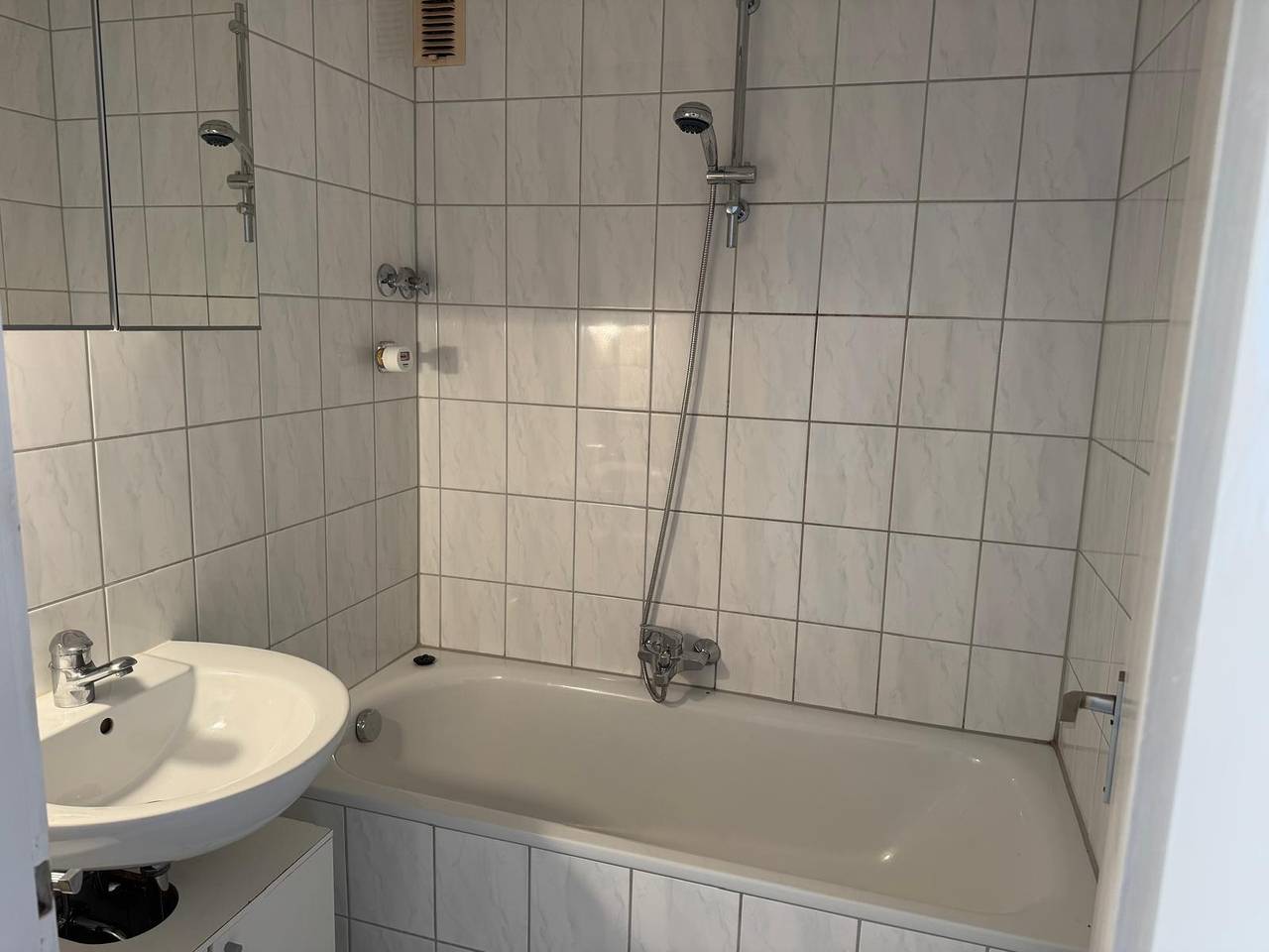 Ganze Wohnung, Ferienwohnung '2 Obergeschoss links' mit Wi-Fi in Pforzheim, Nordschwarzwald