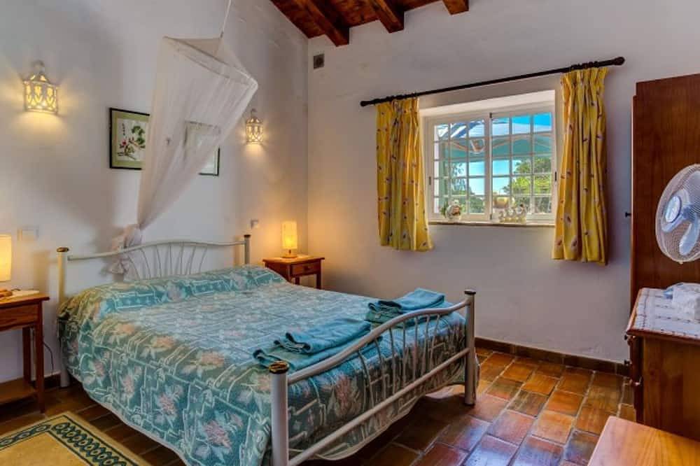 Girassol Apartment in Quinta Velha by Lovelystay in Mexilhoeira Grande, Faro Distrikt