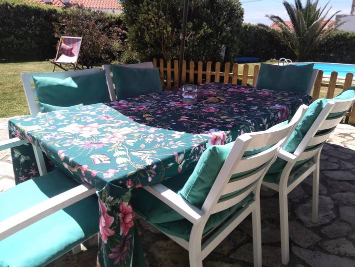 Location de vacances pour 6 personnes, avec jardin et piscine, animaux acceptés à Azenhas do Mar - 4